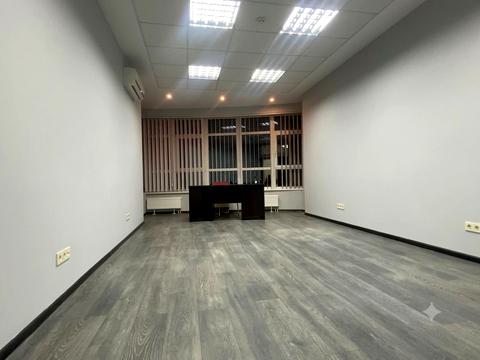 комерційна за адресою Кловський узвіз, 7a