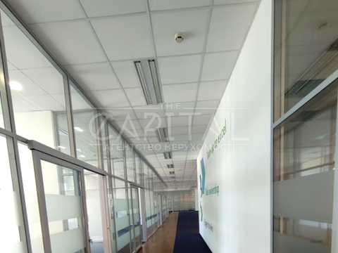 комерційна за адресою Миколи Амосова вул., 1