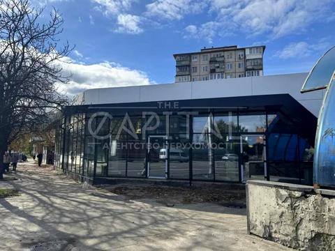 коммерческая по адресу Леонида Каденюка просп. (Юрия Гагарина), 1