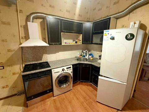 квартира за адресою Олександра Кутузакія вул. (Ленінградська вул.), 40