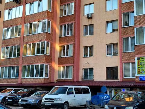 комерційна за адресою Богдана-Ігора Антонича вул., 5 б