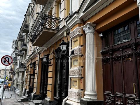комерційна за адресою Михайлівська вул., 11