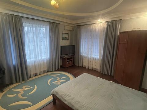 будинок за адресою Квітнева вул., 14