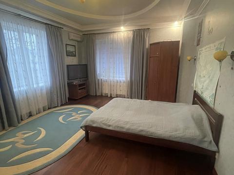 будинок за адресою Квітнева вул., 14