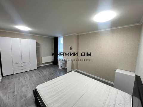 квартира за адресою Михайла Максимовича вул. (Онуфрія Трутенка), 32-А