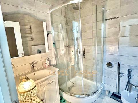 квартира за адресою Юнацька вул., 8