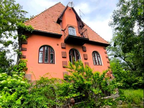 будинок за адресою Вишнева