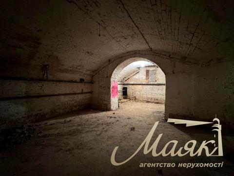 комерційна за адресою Велика Житомирська вул., 6/11