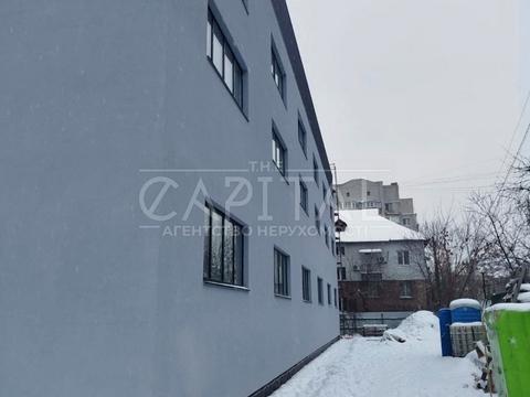 комерційна за адресою Межигірська вул., 55