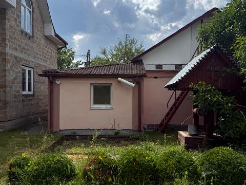 будинок за адресою с. Бузова, Центральна вул., 75-А