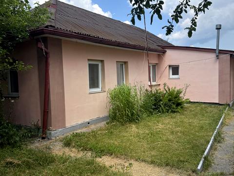 будинок за адресою с. Бузова, Центральна вул., 75-А