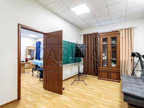комерційна за адресою Берестейське шосе (Брест-Литовське), 1