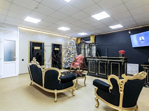 комерційна за адресою Берестейське шосе (Брест-Литовське), 1