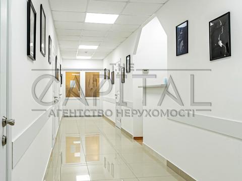 комерційна за адресою Берестейське шосе (Брест-Литовське), 1