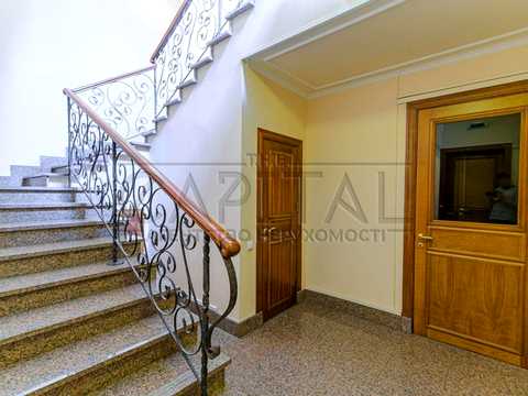 комерційна за адресою Київ, Липська вул., 1