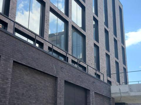 комерційна за адресою Наукова вул., 3