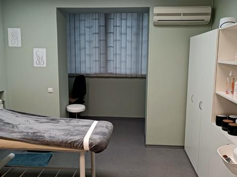 комерційна за адресою Незалежності бульв. (50 років Жовтня), 8