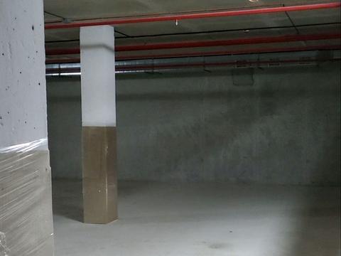 паркомісце за адресою Ковалевського узвіз, 7