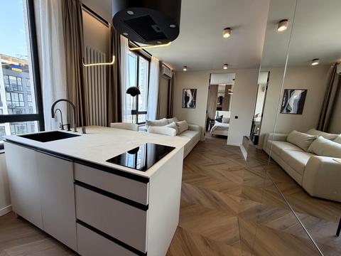 квартира за адресою Салютна вул., (Будинок 02301-02303)