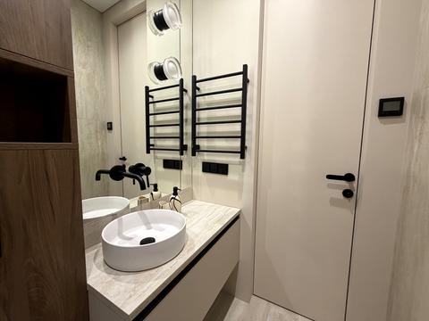 квартира за адресою Салютна вул., (Будинок 02301-02303)