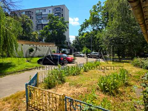комерційна за адресою Київ, Чоколівський бульв., 10