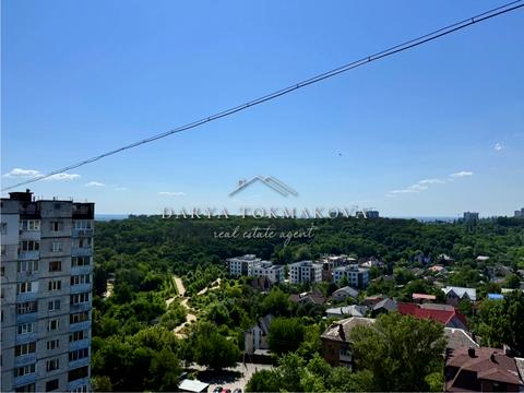 квартира за адресою Феодосійська вул., 8