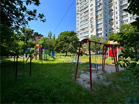 квартира за адресою Феодосійська вул., 8