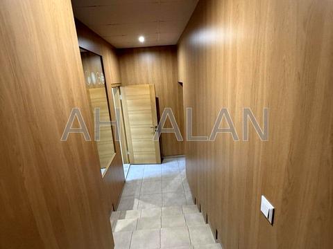 комерційна за адресою Олександра Кониського вул., 82
