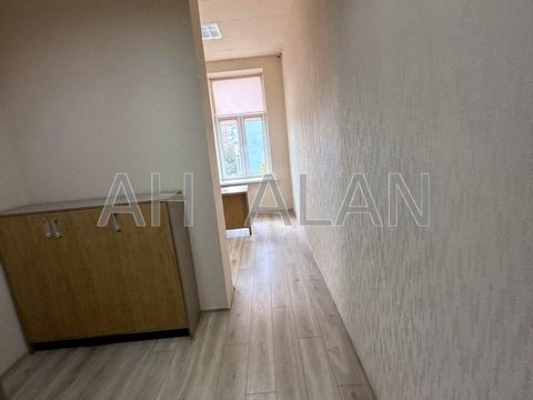 комерційна за адресою Олександра Кониського вул., 82