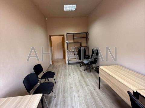 комерційна за адресою Олександра Кониського вул., 82