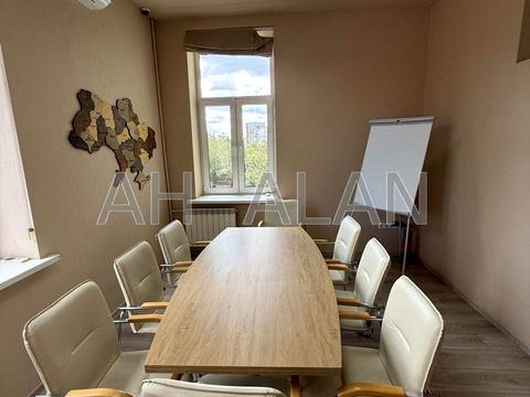 комерційна за адресою Олександра Кониського вул., 82