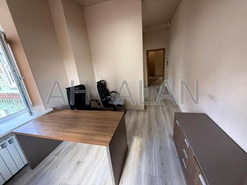 комерційна за адресою Олександра Кониського вул., 82