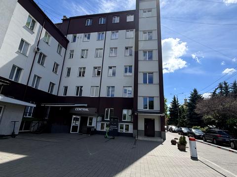 комерційна за адресою Рівне, майдан Незалежності пл., 3