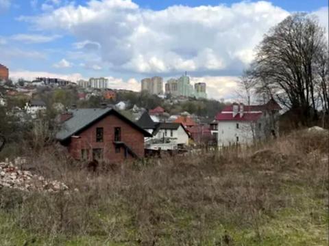 участок по адресу Парниковая ул.