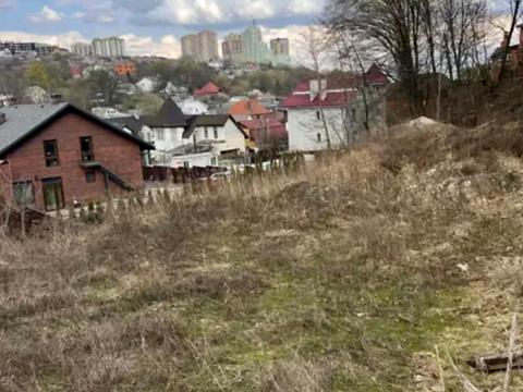 участок по адресу Парниковая ул.