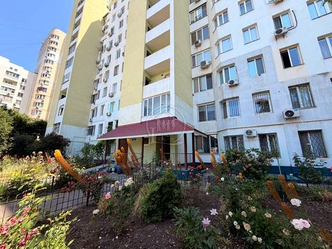 квартира за адресою Тополина вул., 30