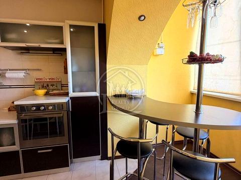 квартира за адресою Тополина вул., 30