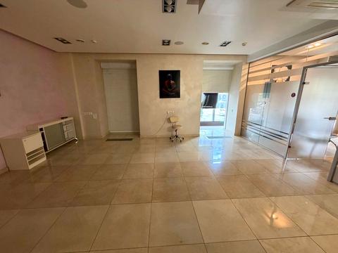 комерційна за адресою Дніпро, Воскресенська вул. (Леніна), 1