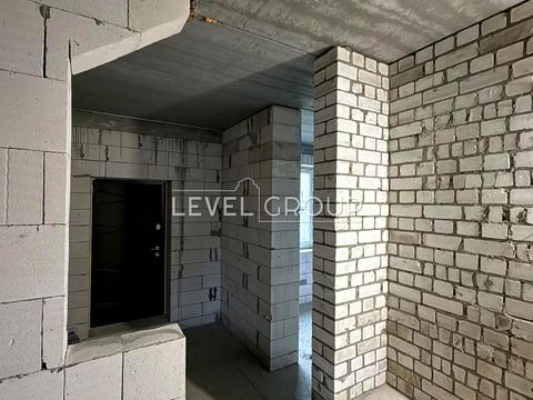 1869334808690175