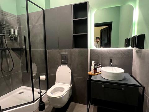 комерційна за адресою Київ, Редутна вул., 54
