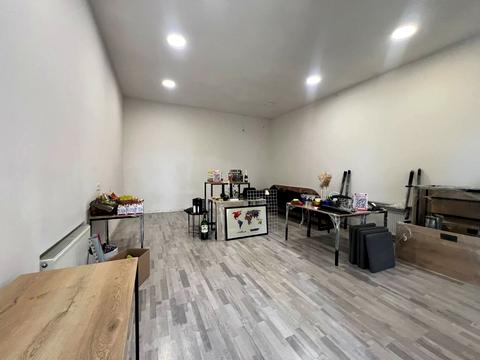 комерційна за адресою Київ, Редутна вул., 54