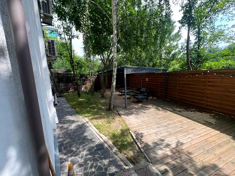 комерційна за адресою Київ, Редутна вул., 54