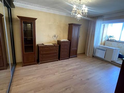 квартира по адресу Салютная ул., 42/46