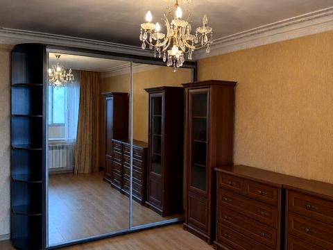квартира по адресу Салютная ул., 42/46