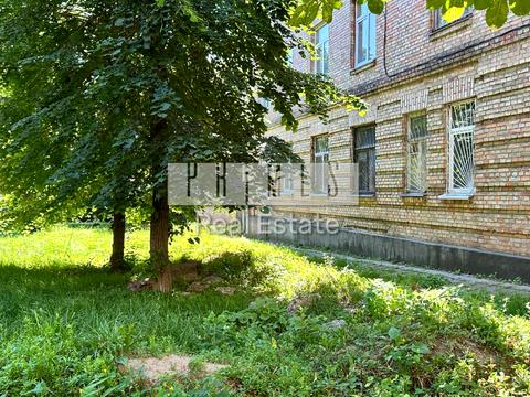 комерційна за адресою Дмитра Дорошенка вул. (Чигоріна), 12