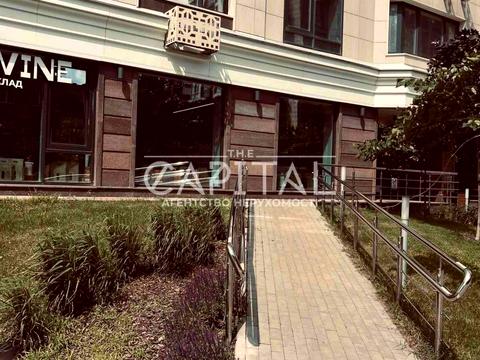 комерційна за адресою Золотоустівська вул., 25