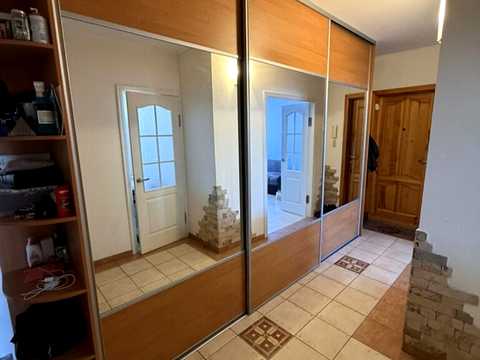 квартира за адресою Домбровського вул., 86
