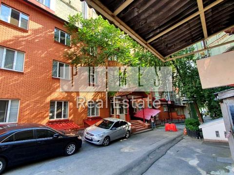 комерційна за адресою Велика Васильківська вул. (Червоноармійська), 28