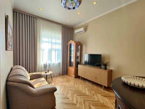 квартира за адресою Івана Мазепи вул. (Січневого Повстання), 3