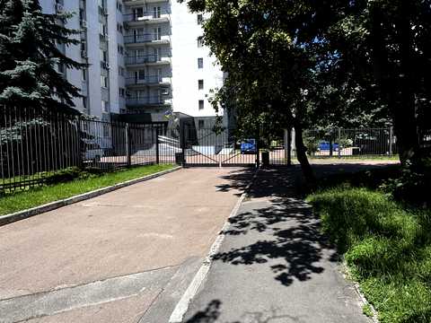 комерційна за адресою Світлицького вул., 28